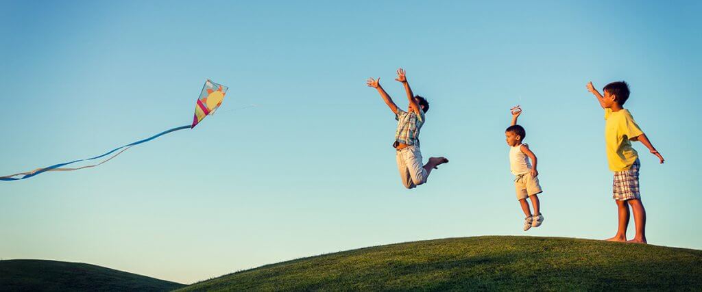 Kids flying kites | kite fest | kids activity | Dubai | QiDZ